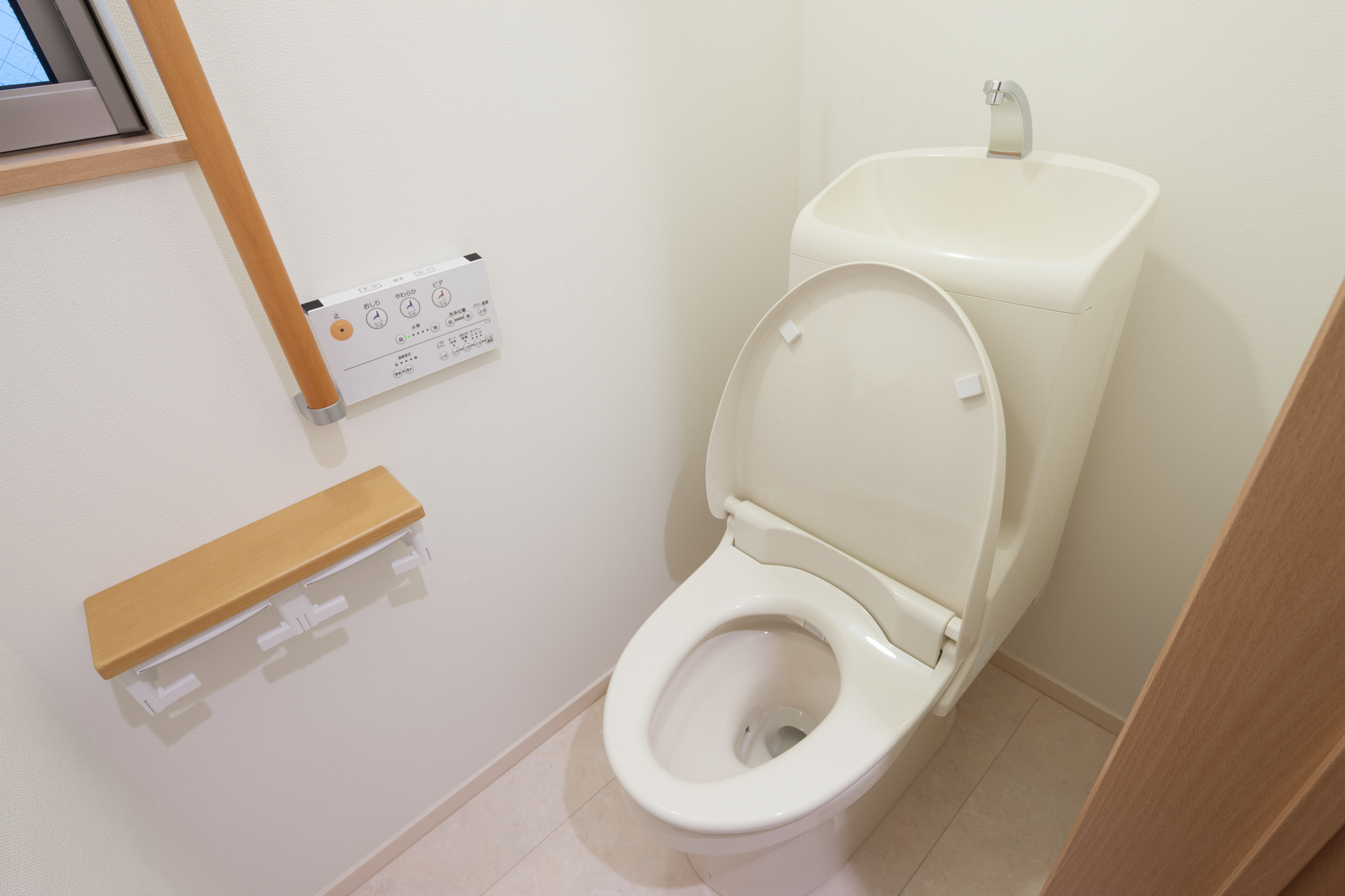 トイレを施工 | 千葉県市川市のリフォームなら株式会社Kingstone Home